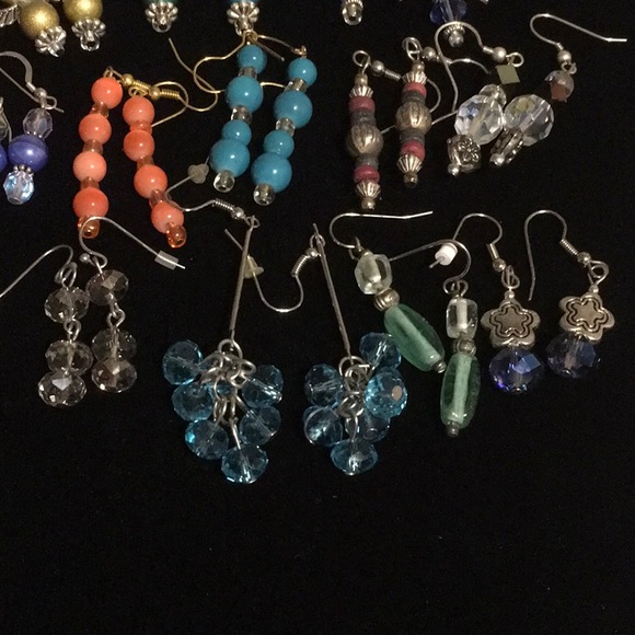 NWOT 12 pairs of dangle earrings - Picture 4 of 4
